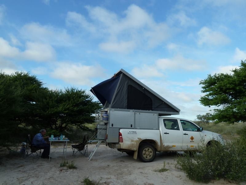Fiberglass Hard Shell Roof Top Tent UV Protection 210x145x95cm Unfold Size