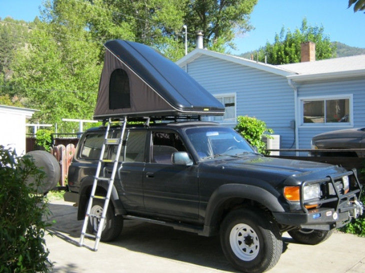Off Road 4x4 Automatic Roof Top Tent Triangle Shaped One Room Structure